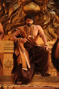 Affiche 7 de La Légende de Baahubali – L’épopée