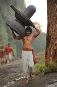 Affiche 5 de La Légende de Baahubali – L’épopée