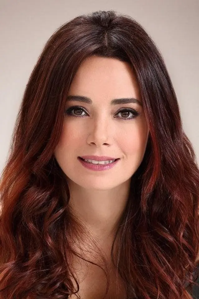 Özgü Namal